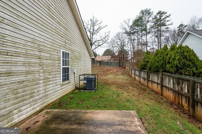 Building Photo - 11219 Knotty Pine Pl