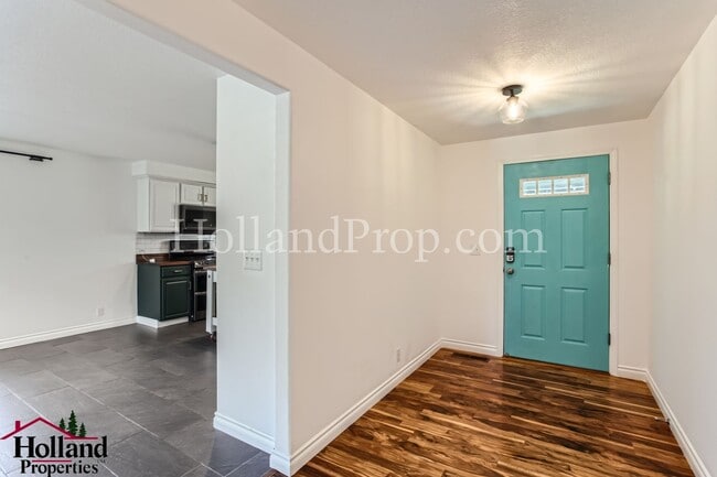 Building Photo - Charming & Spacious 3-Bed, 2-Bath Home in Peaceful North Plains!