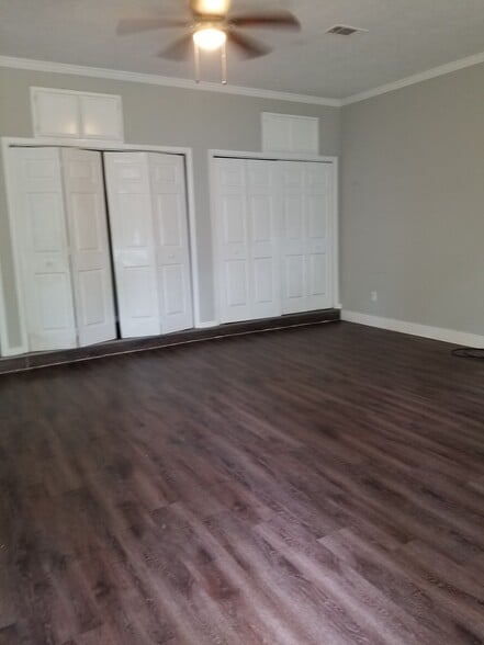 Building Photo - 1044 Brookley St