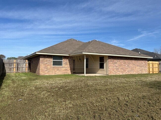 Building Photo - 316 Timber Ridge Dr