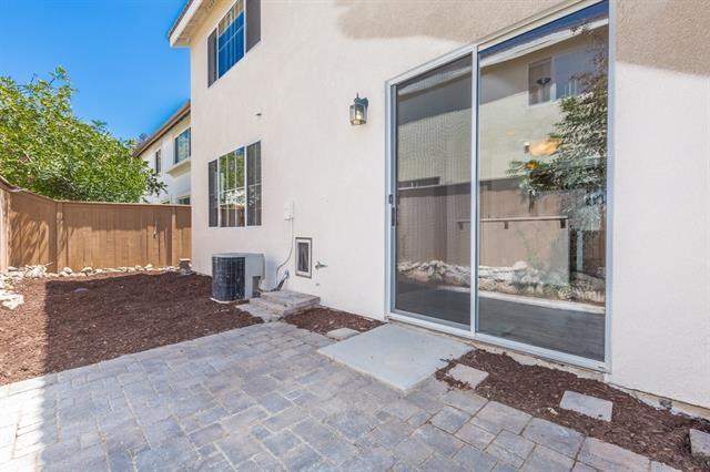 Building Photo - 3 bedroom townhome in Oceanside