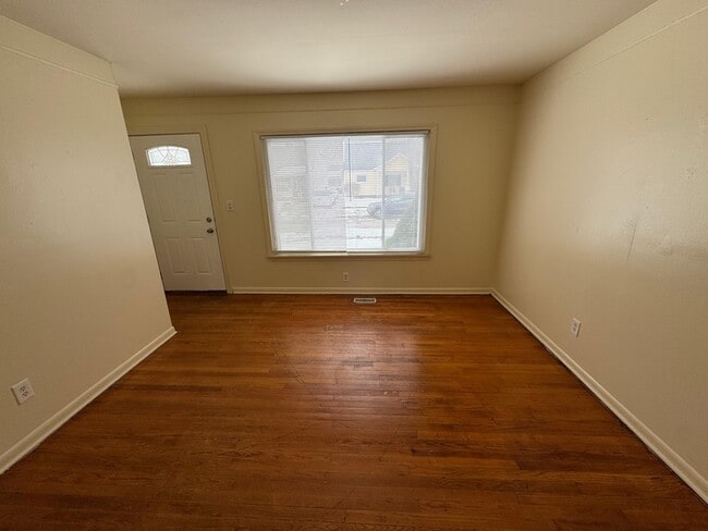 Building Photo - 14824 Myola Ave