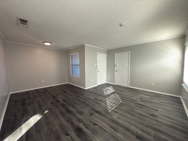 Building Photo - 8910-8910 Greenmound Ave