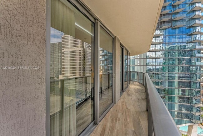 Building Photo - 801 S Miami Ave