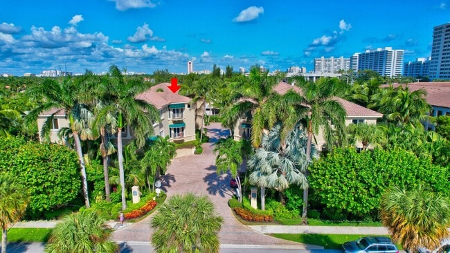 Building Photo - 921 Osceola Dr