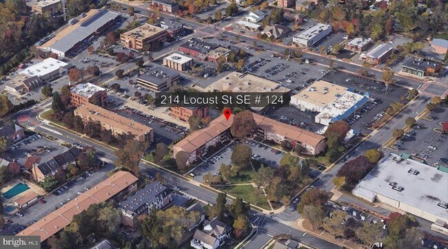 Building Photo - 214 Locust St SE