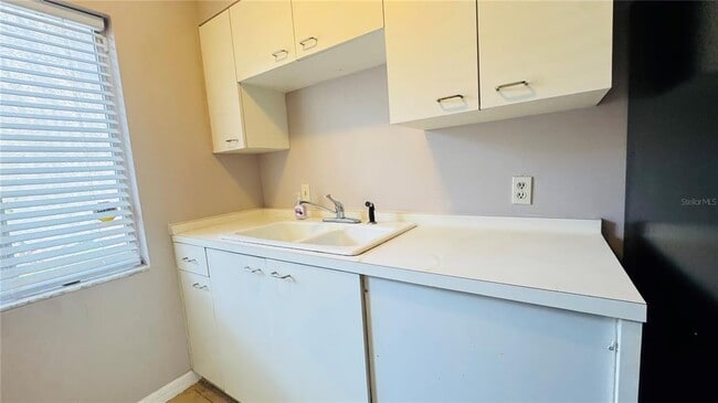 Building Photo - 5508 Pokeweed Ct