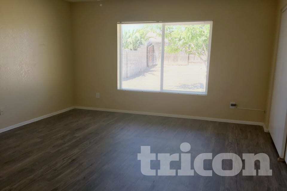 Building Photo - 10710 W Sells Dr