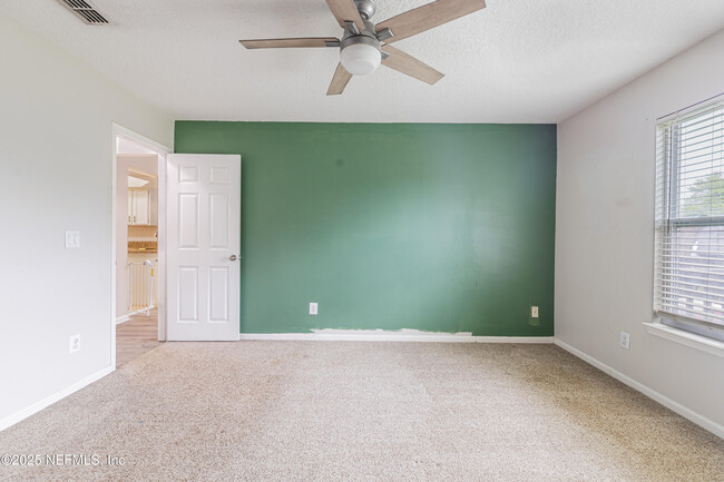 Building Photo - 12582 Hickory Lakes Dr S