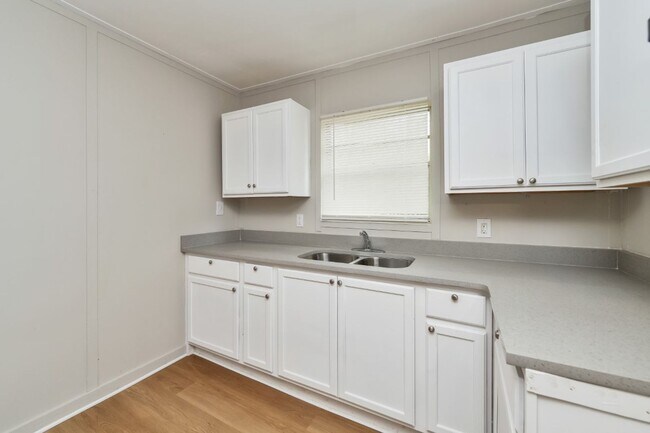 Building Photo - Stunning 4BR Renovation in Bessemer – Be the First to Live Here