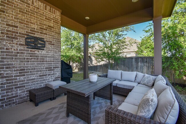 Building Photo - 15002 Bushy Bluestem Ct