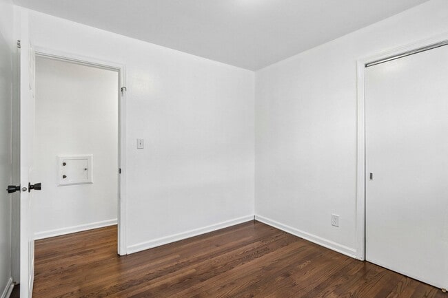 Building Photo - 2223 Grove Ave