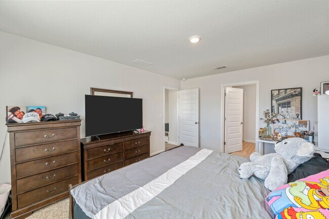 Building Photo - 4735 Airmen Dr