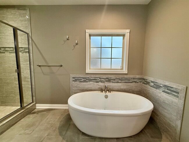 Building Photo - 8728 Stuart Farm Ave