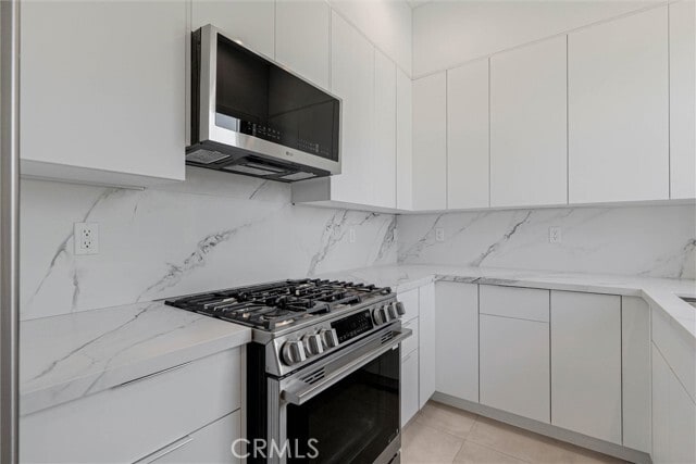Building Photo - 1556 S Bundy Dr