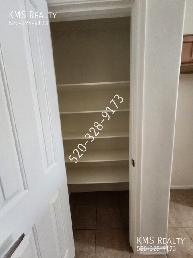 Building Photo - 6603 E Ladonna Ln