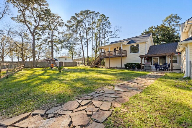 Building Photo - 9123 Kerr Dr