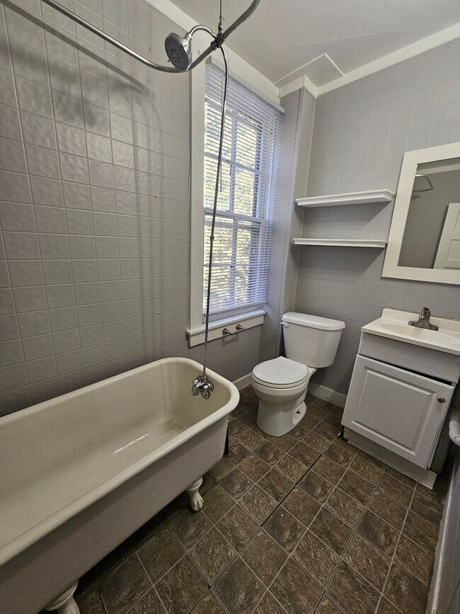 Building Photo - 2947 13th Ave