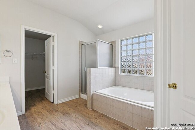 Building Photo - Welcome to your dream home-a stunning 4-be...