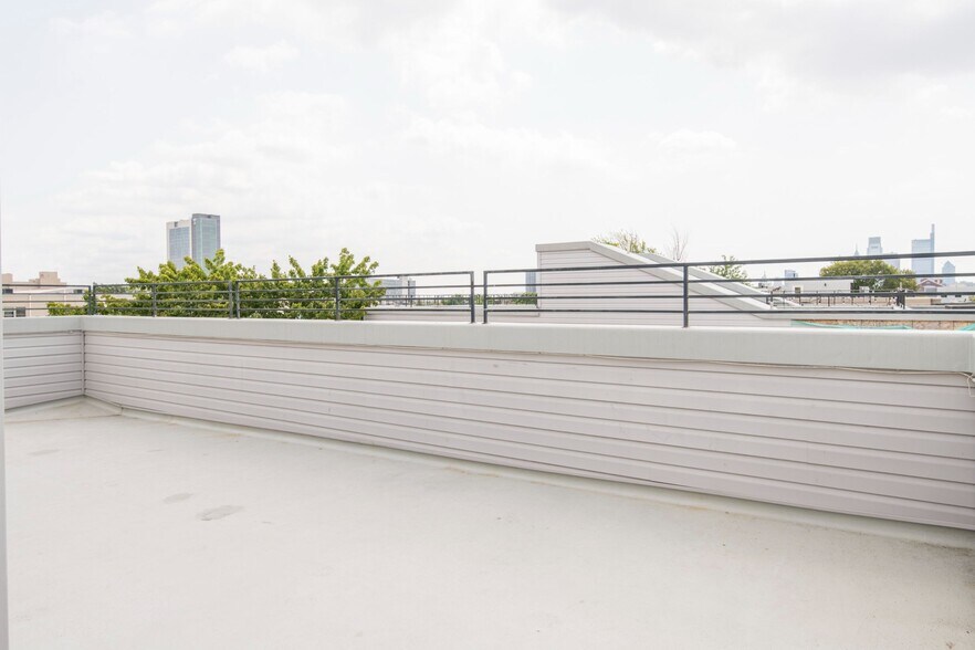 Building Photo - 1825 N Bouvier St