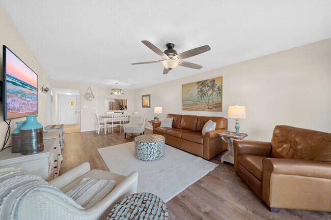 Primary Photo - 10 Sunflower St