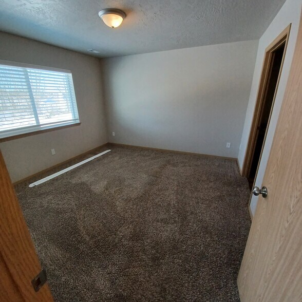 Master Bedroom - 111 E H St