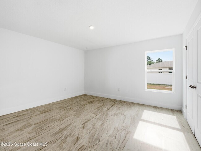 Building Photo - 1332 Giddings St