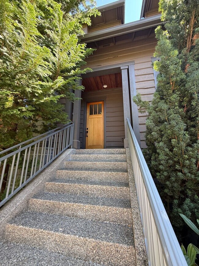 Building Photo - Stunning Contemporary townhome in Coveted Peterkort Woods, near St. Vincent's in Cedar Mill