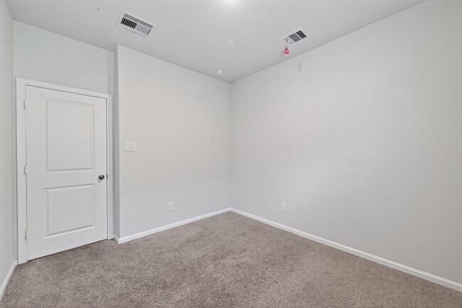 Building Photo - 5823 Fresh View Ct