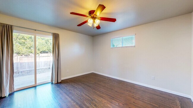 Building Photo - 1720 Ditty Ave