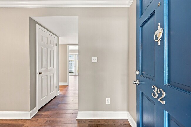 Building Photo - 126 Oakmont Dr