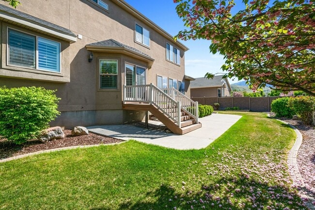 Building Photo - Executive Furnished Home For Rent In Orem!