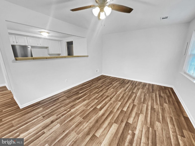 Building Photo - 9300 Hagel Cir