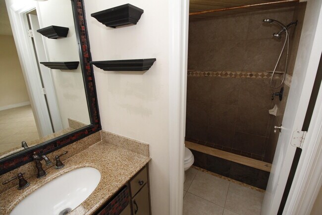 Building Photo - 1361 Lamplighter Dr NW