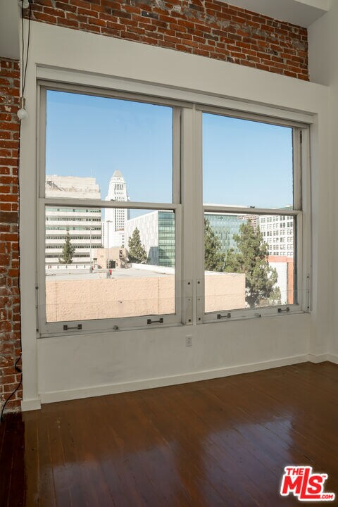 Building Photo - 257 S Spring St