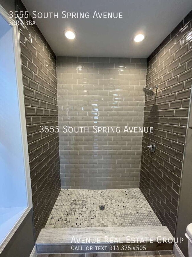 Building Photo - 3555 S Spring Ave