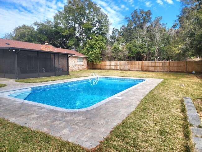 Building Photo - Charming Home with Pool & Prime Location!