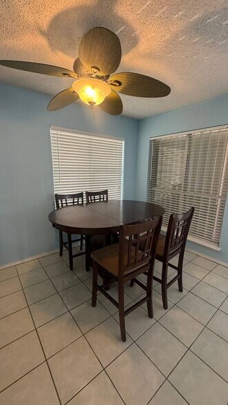 Building Photo - 108 W Capricorn Dr
