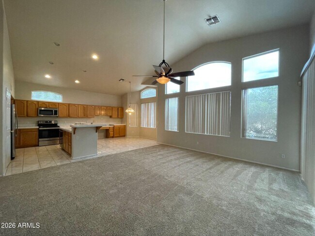 Building Photo - 7140 E Medina Ave