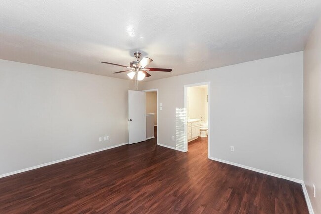 Building Photo - 8815 Roaring Point Dr