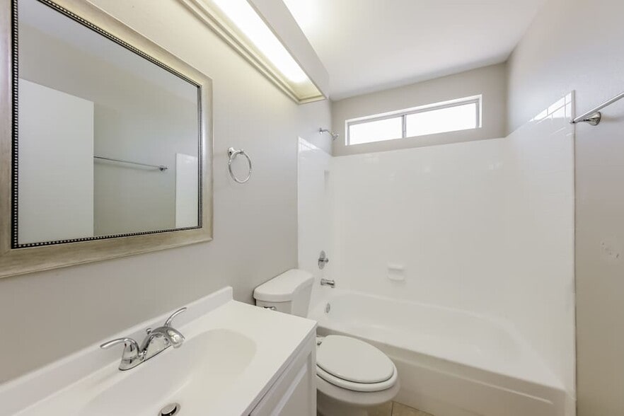 Building Photo - 7590 McClellan Rd