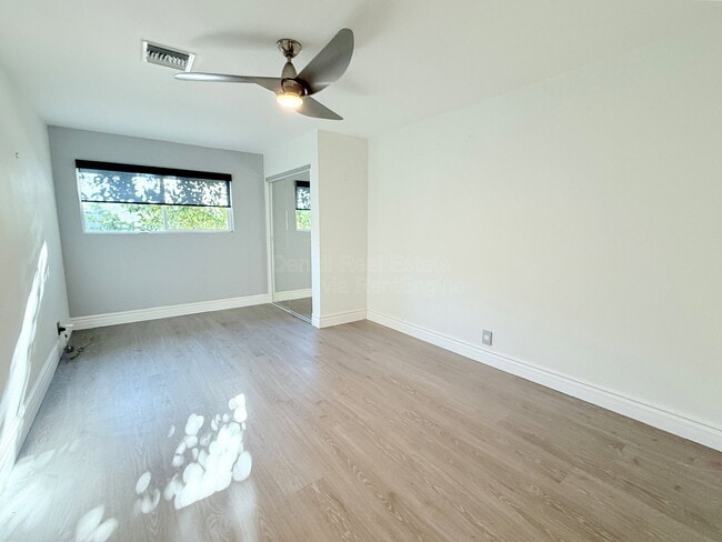 Building Photo - 8139 E Mulberry St