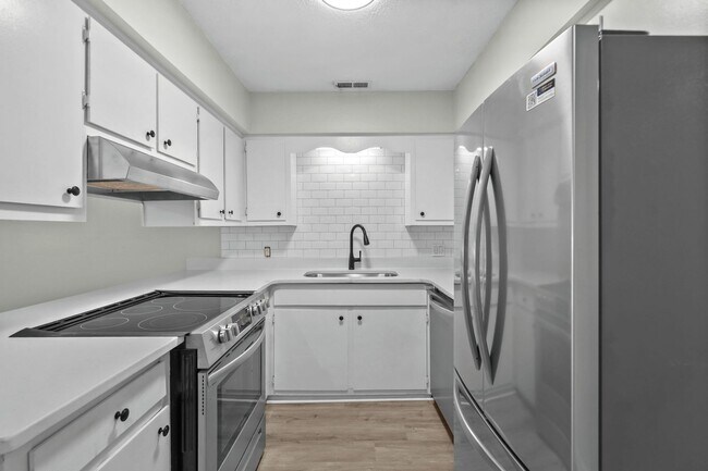 Building Photo - 507 33rd Ave N