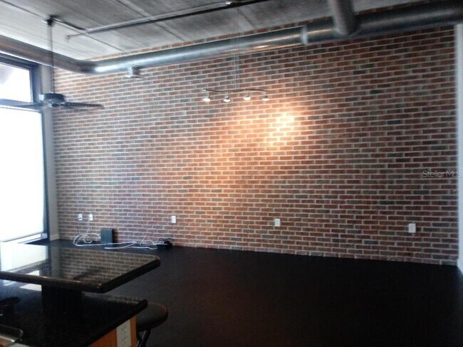 Building Photo - 175 2nd St S