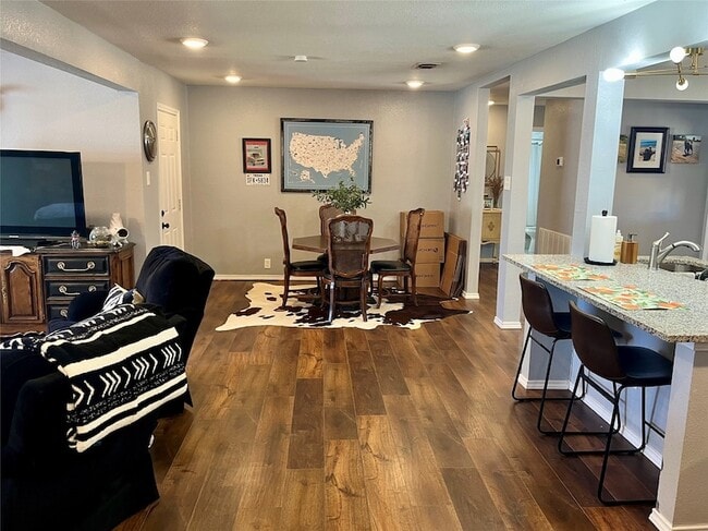 Building Photo - 715 North Ave