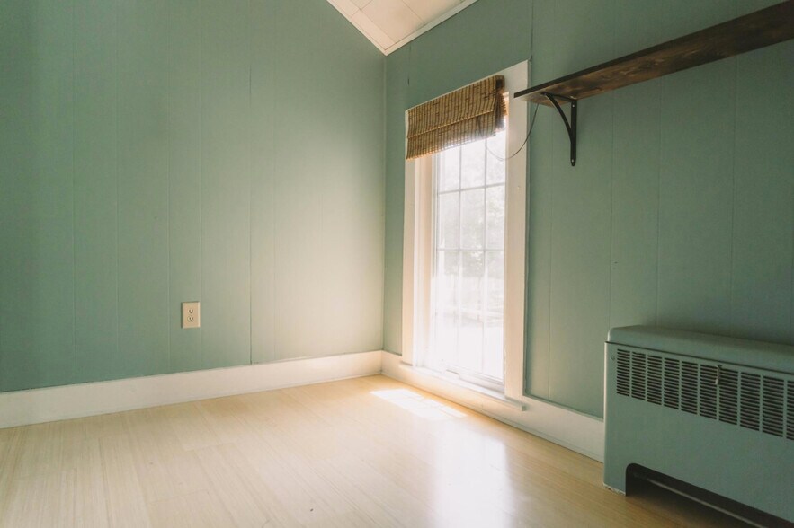 Building Photo - 379 E Wabasha St