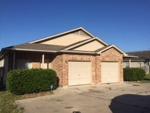Building Photo - 2206 S Bagdad Rd