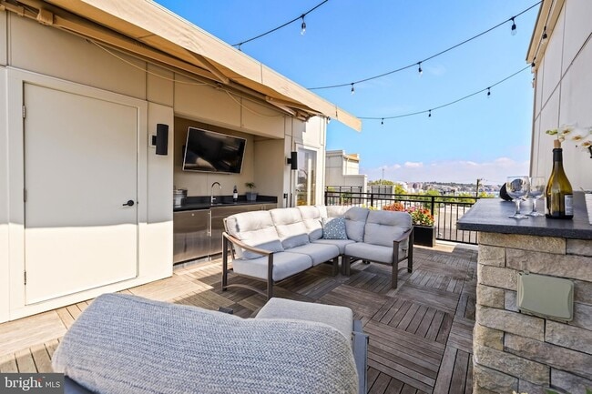 Building Photo - 1600 Beason St