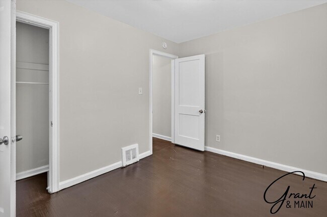 Building Photo - 7726 Beaverland St
