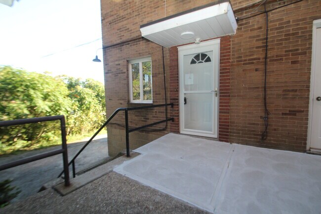 Building Photo - 4513 Main St